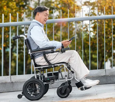 Precauções antes e durante a condução de cadeiras de rodas elétricas